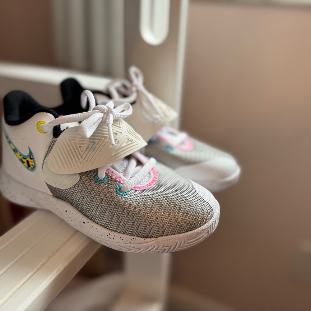 Kyrie Flytrap 3 GS 'South Beach' 2020
